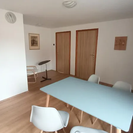 Apartman Melnik 330 *