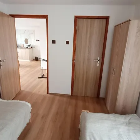 Апартаменты Apartman Melnik 330